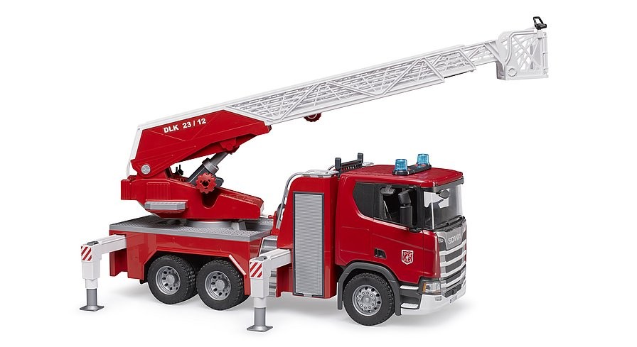Pojazd Scania Super 560R Straż Pożarna z pompą wodną