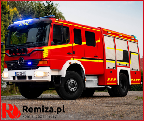 Mercedes Atego 15.280 AF 4 x 4 średni samochód ratowniczo-gaśniczy - obrazek 2