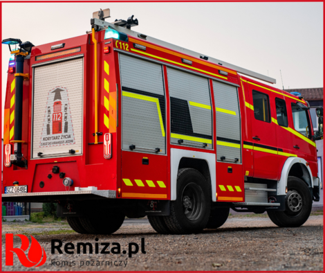 Mercedes Atego 15.280 AF 4 x 4 średni samochód ratowniczo-gaśniczy - obrazek 5