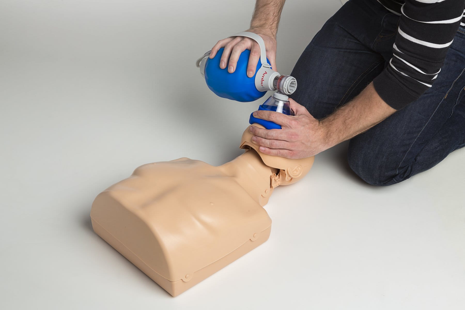Manekin RKO BLS/AED PRACTI MAN PLUS z torbą/matą treningową - obrazek 2